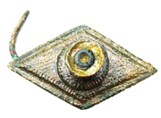 Lozenge shaped brooch
