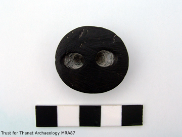 Reverse of the jet button found with the Manston Runway Beaker